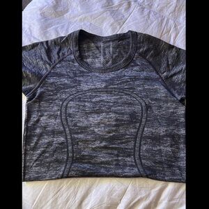 Lulu lemon shirt